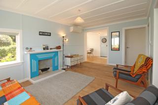 Classic bach near the beach - 6