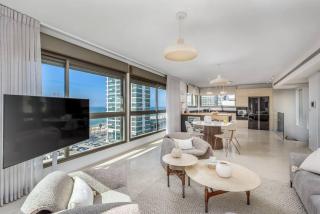 #Breathtaking 4BR/3BA Duplex Seafront - 2