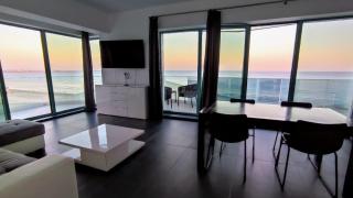 Frontline Beach Apartment - 0