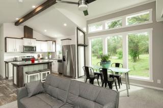 Lone Star Cottage - 15 minutes to downtown - 9