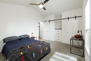 Lone Star Cottage - 15 minutes to downtown - 3