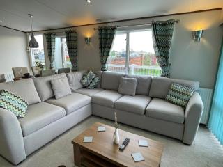 Golden Anchor - The Milano - Coastal Caravan Breaks - Chapel St. Leonards - 2