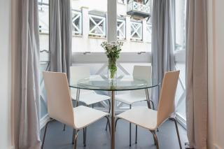 - Edinburgh - Apartment with balcony and free, secure garage parking - 5