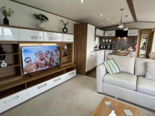 Golden Anchor - The Milano - Coastal Caravan Breaks - Chapel Saint Leonards - 0