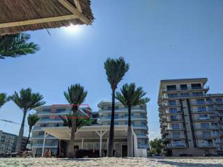 Frontline Beach Apartment - 6