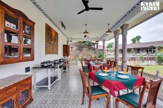 StayVista at The Earthen Boutique with Spacious Pool, Terrace, Lawn & Games - Udaipur - 5