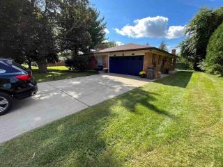 3 BedRooms House in the Nicest Area in Clinton Township - Clinton - 9