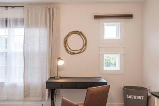 Cozy Townhouse Close to Downtown - Clarksville - 8