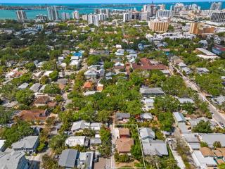 Julia Place - Sarasota - 4