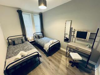 Spanish City View 1, Stylish Sea Front Apartment Free Onsite Parking - 3