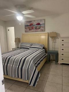 Direct ocean front view 1 bedroom Open Pool Ocean J - Daytona Beach - 3