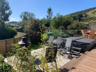 The Carthouse (Luxury 2 bed with private hot tub) - 5