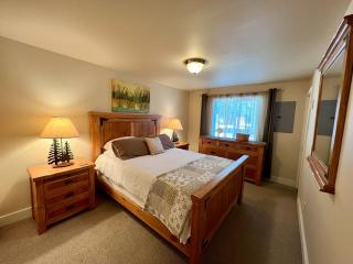 Great downtown Sandpoint location! - 8