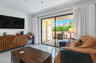 Modern Plaza Villas Oasis - Meredith Lodging - Palm Springs - 8