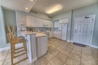 Spectacular Gulf front Condo with Beach and Picnic Area Access - Unit 1406 - Panama City Beach - 9