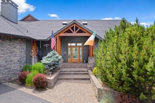 Family-Friendly Dara Oaks Home with Private Hot Tub and BBQ on the Deck home - Bend - 8