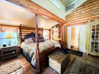 Cozy Forest Cottage at La Caille - 4