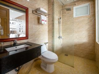 Valencia Da Nang Beach Hotel - Danang - 5