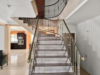 The Green Palms Getaway, Palmiste, San Fernando - 6 BR 4 Bath 12 guests - - 5