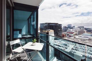 Stunning Sky-High Urban City Pad at Southbank - 6