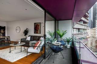 City Living Made Easy on Swanston St with Parking - Melbourne - 4