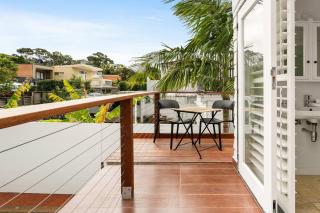 Henrietta - Poolside Relaxation near Bronte Beach - Sydney - 7
