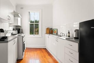 'Two of a Kind' Heritage Stay with Harbour Views - Sydney - 8