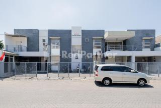 Dukuh Kupang Residence Mitra RedDoorz - Surabaya - 3