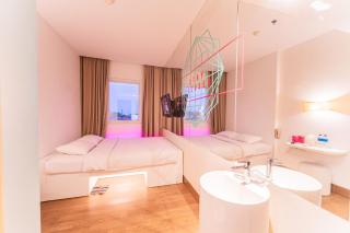 J Icon Hip Hotel - 2