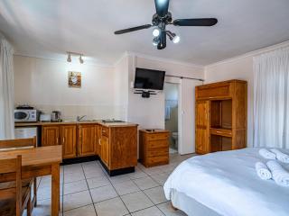 5 Third Avenue Guesthouse - Port Elizabeth - 7