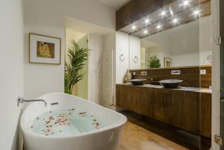Spacious apartment near Wenceslas Square with master bed - Prag - 0