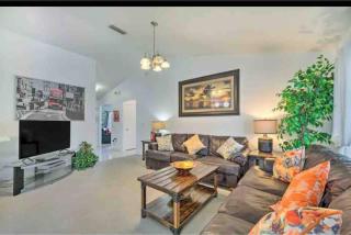 heated pool, spa and game room - 4