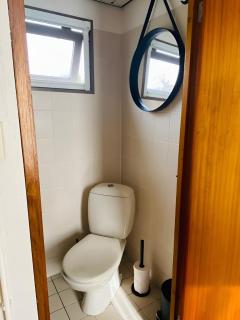 Woonboot in Sumar gelegen tussen Leeuwarden en Drachten - Suameer - 7