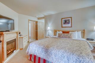 Icicle Village Resort 401 & 402: Ponderosa Hideaway - Leavenworth - 4