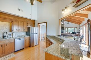 Blowing Rock Home with Hot Tub and Mountain-View Deck! - Blowing Rock - 4