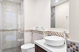 StoneTree - Modern 1BR Apartment in Vera Residence - Dubai - 3