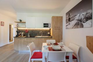 REVO Apartments - Rocca Fiorita - 7