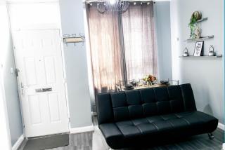 Emerald Gem of Leeds with Great Location including Parking - Killingbeck - 7
