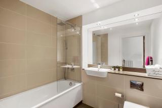 Entire 1 Bedroom Apartment Short Term Rental & Flexible Renting Canary Wharf With Free WiFi - 2