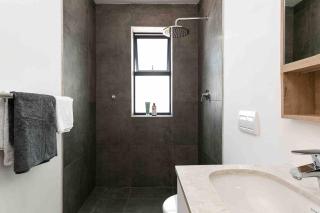 The Palm Peaks with a Mountain View & 300m from Sea - 1