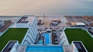 AquaWaves - Infinity Pool & Spa Resort - Mamaia Sat/Năvodari - 4