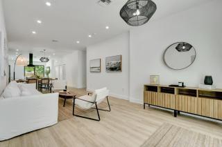 Radiance - Modern Design, Poolside Escape - Miami - 4