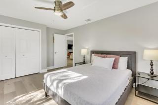 WatersEdge - Lakefront Beauty, Saltwater Pool - Weston - 3