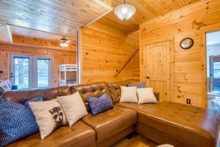 Lakefront Cabin & Cozy Lakeview Cottage - 4