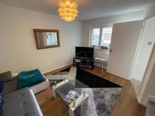 Riverside 2 Bedroom Townhouse with Car Charger - Abergavenny - 6