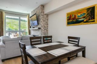 Fourth Street Crossing Traverse Townhome: Stylish Retreat - Silverthorne - 8