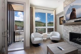 Fourth Street Crossing Traverse Townhome: Stylish Retreat - Silverthorne - 3