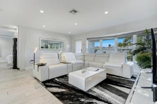 Canal - Water view, private pool, near beach - 9