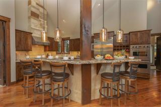 Snowy Point Chalet: True Mountain Luxury - 5