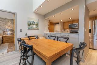 Lake Forest Lakeview Long Stay Condo: Fantastic Location, Views - 5